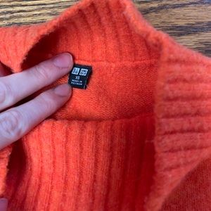 Uniqlo orange/red sweater